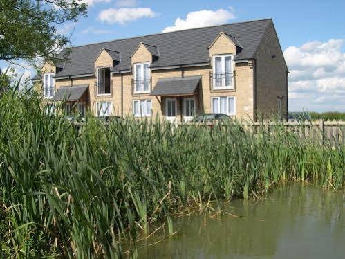 The Tally Ho Hotel - B&B Bicester Luaran gambar